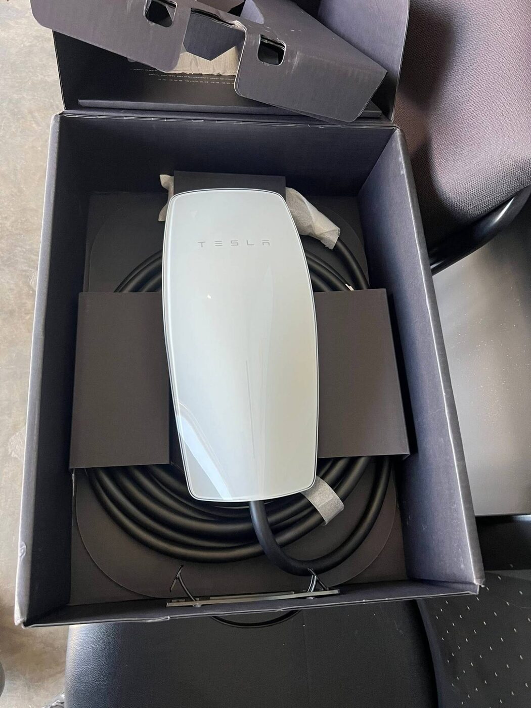 Tesla Wall Connector nuevo en caja